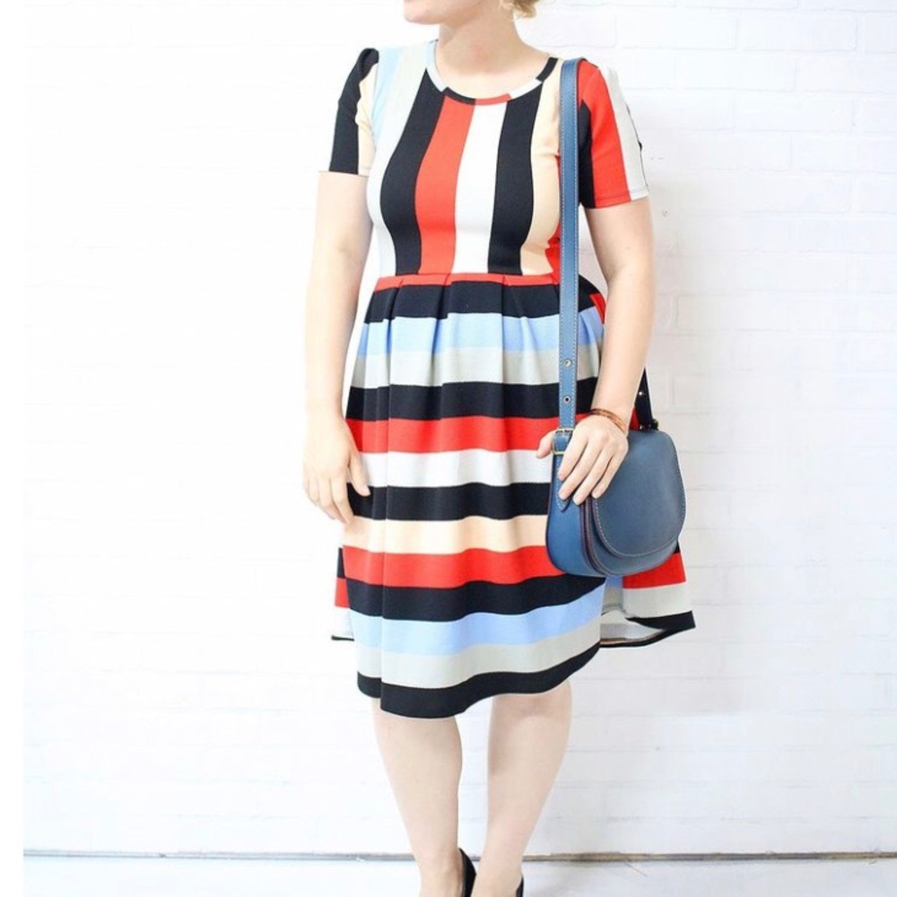 STRIPES! LuLaRoe Amelia Dress Pockets Pleats - Picture 1 of 4